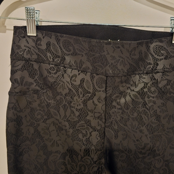 SLIM FACTOR BY INVESTMENTS BLACK LACE FAUX LEATHER BLACK LEGGINGS NEW SIZE S - Picture 3 of 7